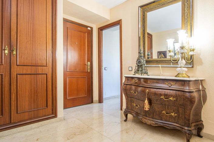 Image No.30-5 Bed Apartment for sale