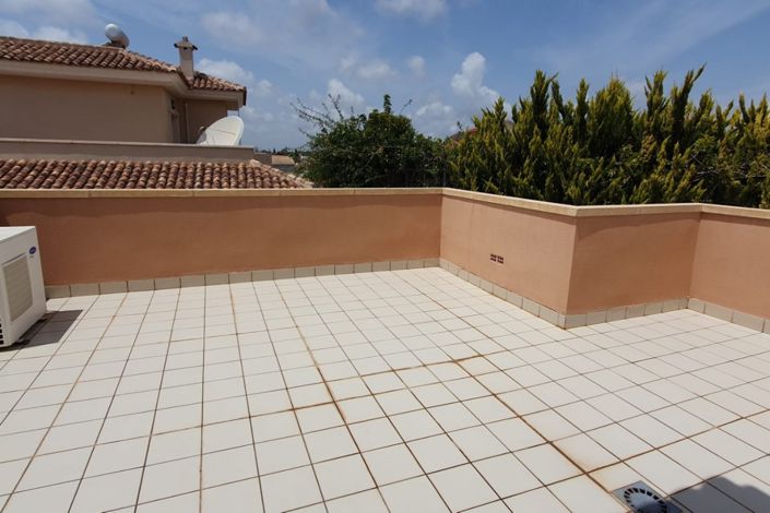 Image No.26-4 Bed Property for sale
