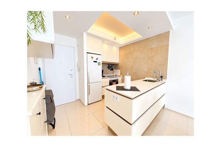 Image No.13-2 Bed Property for sale