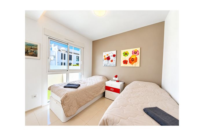 Image No.20-2 Bed Property for sale