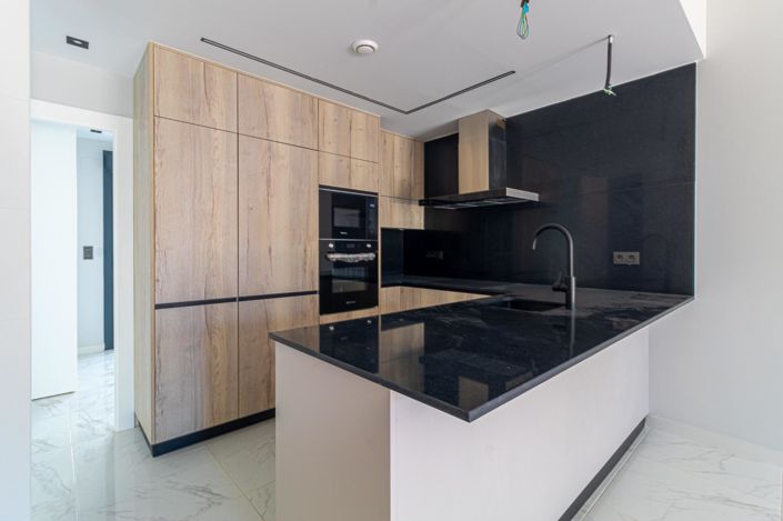Image No.8-3 Bed Apartment for sale