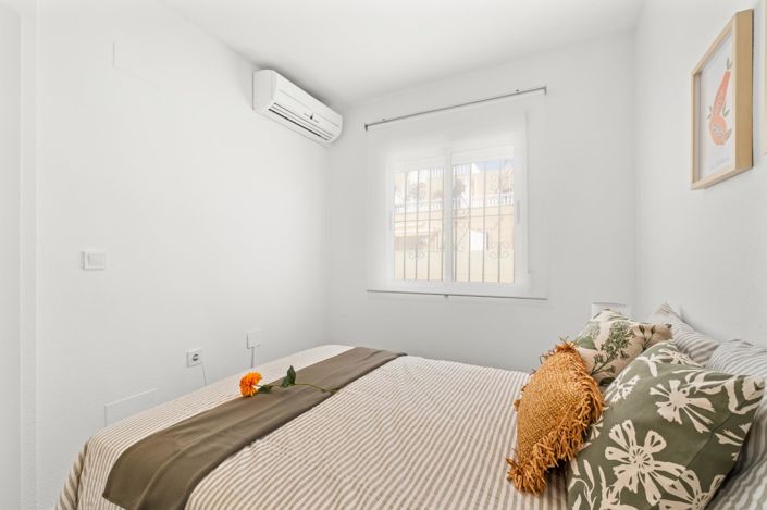 Image No.26-2 Bed Townhouse for sale