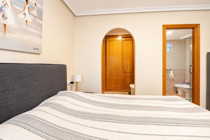 Image No.19-3 Bed Apartment for sale