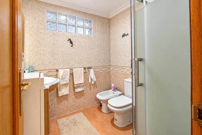 Image No.20-3 Bed Apartment for sale