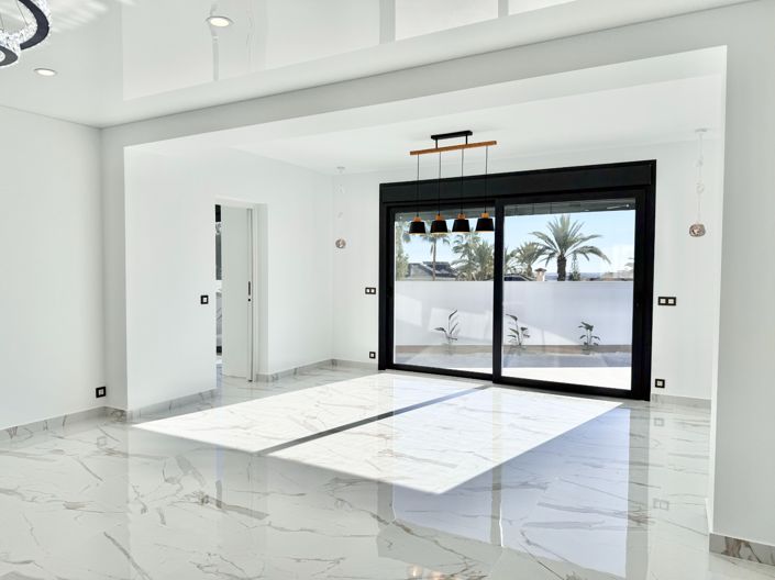 Image No.13-4 Bed Villa for sale