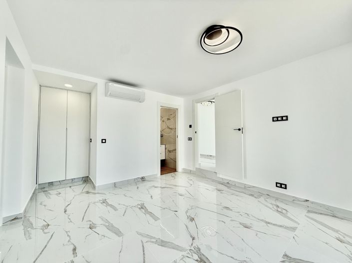 Image No.22-4 Bed Villa for sale