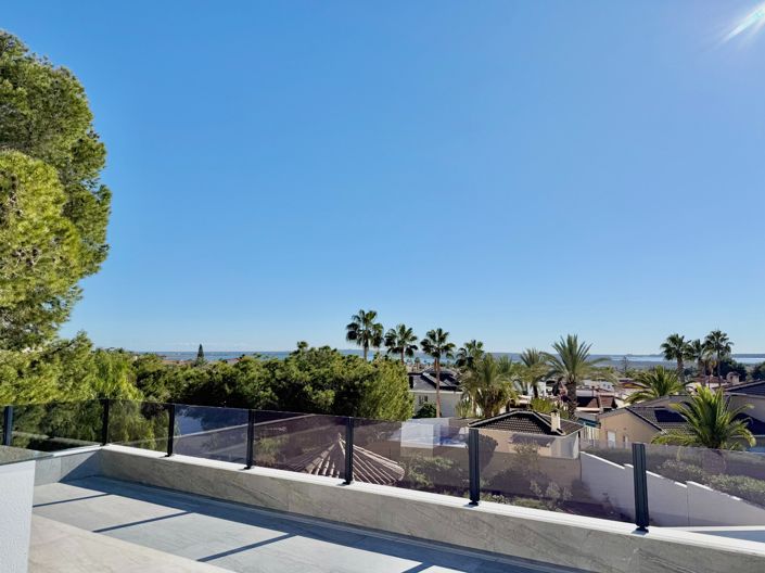 Image No.38-4 Bed Villa for sale
