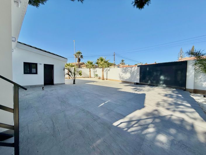 Image No.41-4 Bed Villa for sale