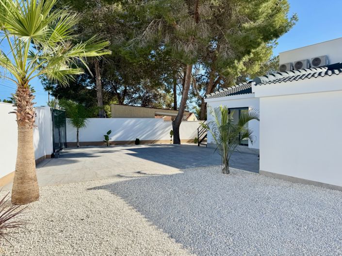 Image No.43-4 Bed Villa for sale