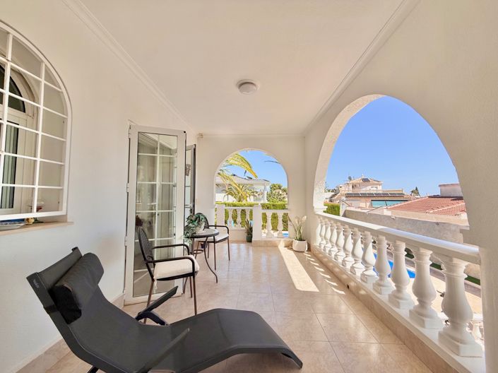 Image No.30-4 Bed Villa for sale
