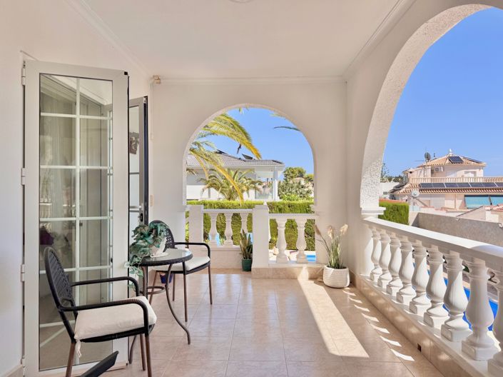 Image No.31-4 Bed Villa for sale