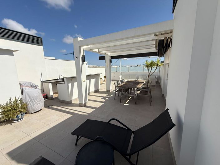Image No.19-3 Bed Apartment for sale