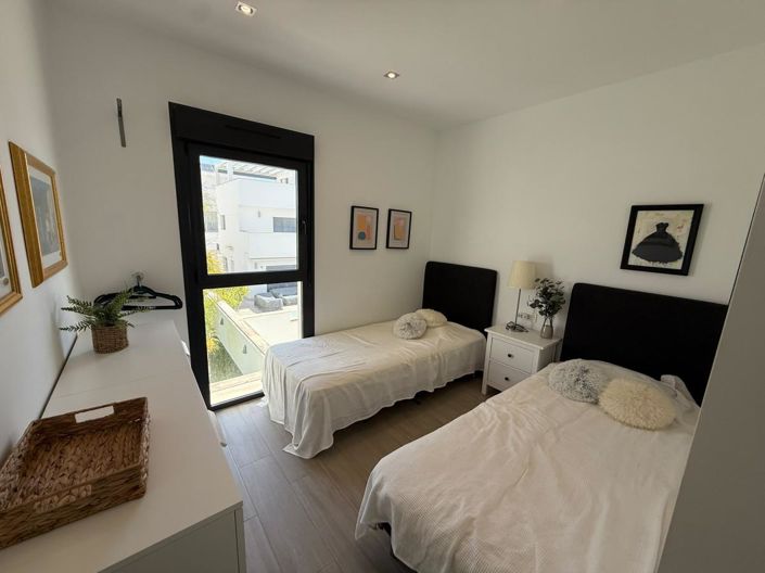 Image No.9-3 Bed Apartment for sale