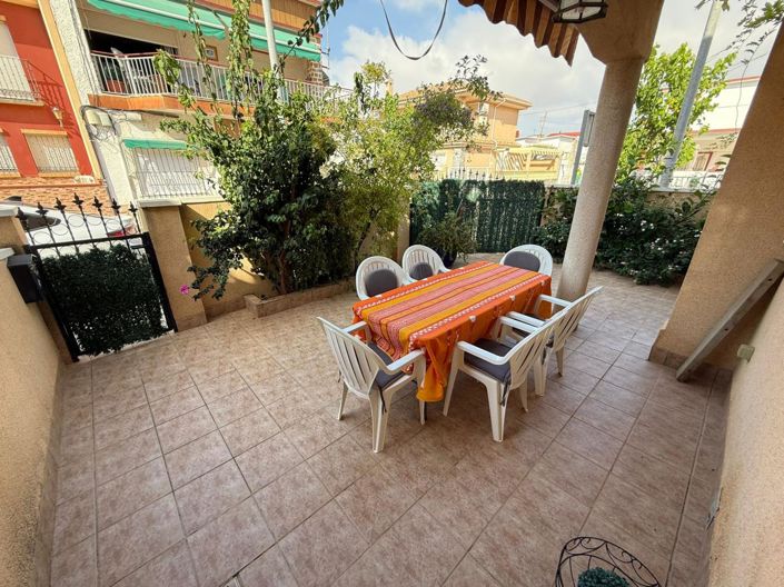 Image No.12-4 Bed Townhouse for sale