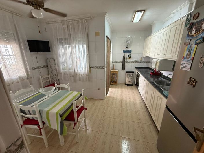 Image No.20-4 Bed Townhouse for sale