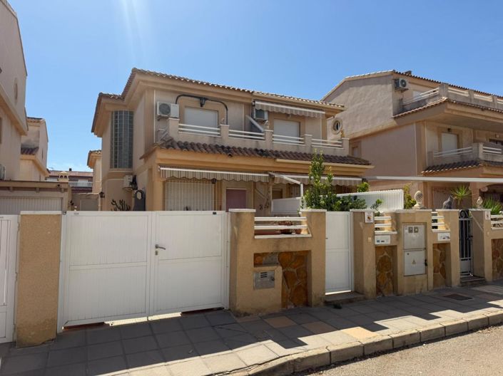Image No.3-3 Bed Townhouse for sale