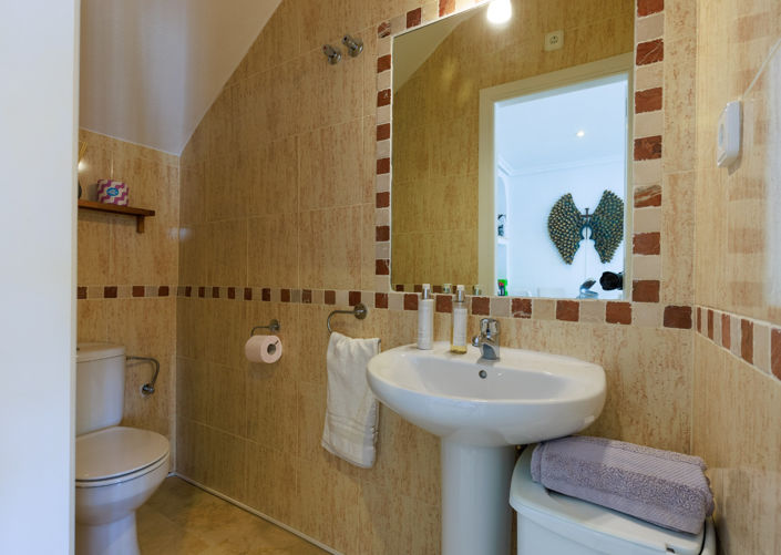 Image No.15-2 Bed Townhouse for sale