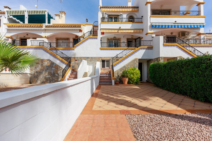 Image No.2-2 Bed Townhouse for sale