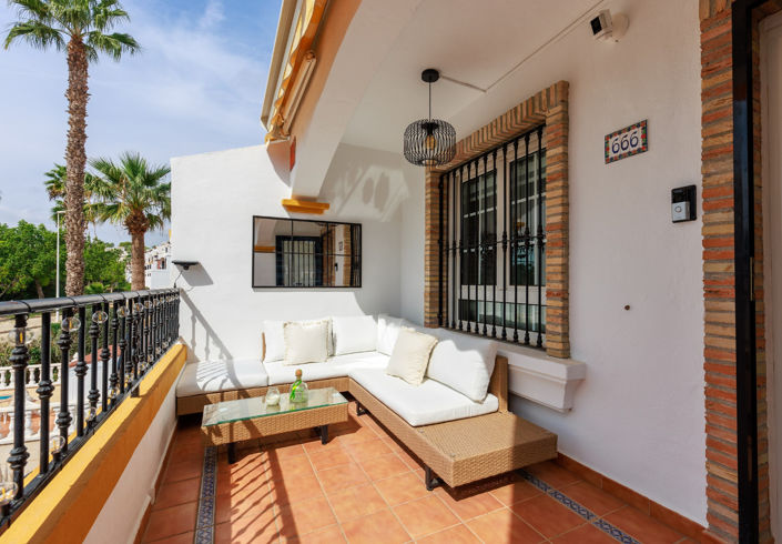 Image No.4-2 Bed Townhouse for sale