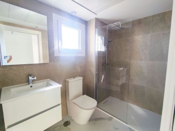 Image No.30-3 Bed Apartment for sale