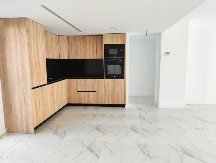 Image No.9-3 Bed Apartment for sale