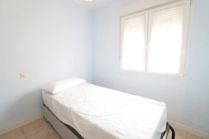 Image No.20-3 Bed Townhouse for sale