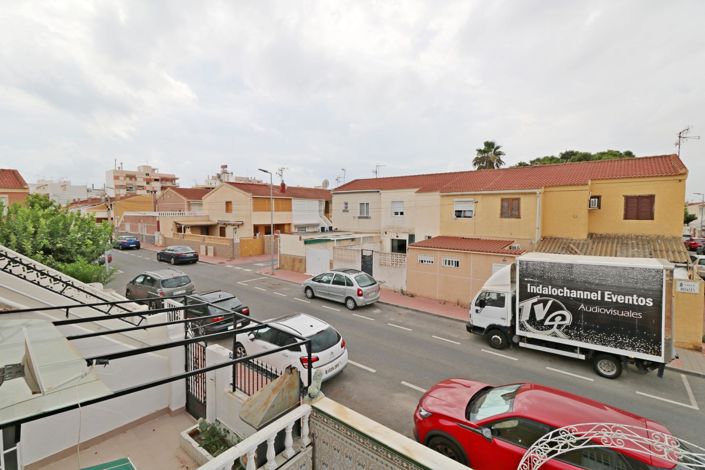 Image No.21-3 Bed Townhouse for sale