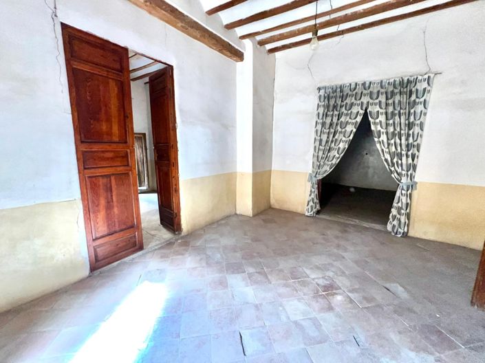 Image No.3-8 Bed Townhouse for sale