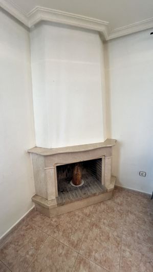 Image No.12-4 Bed Property for sale
