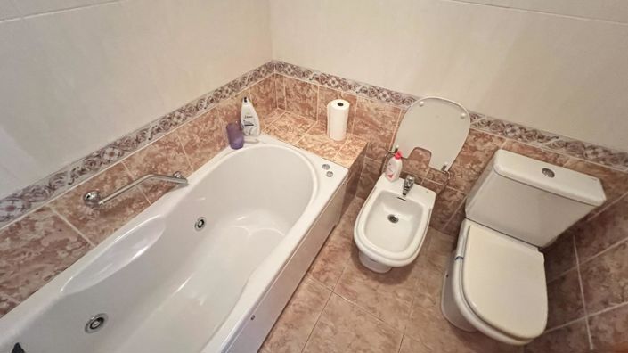 Image No.34-4 Bed Property for sale