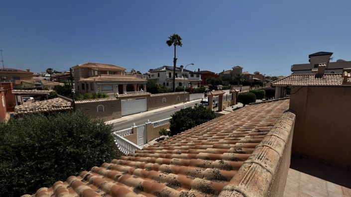 Image No.50-4 Bed Property for sale