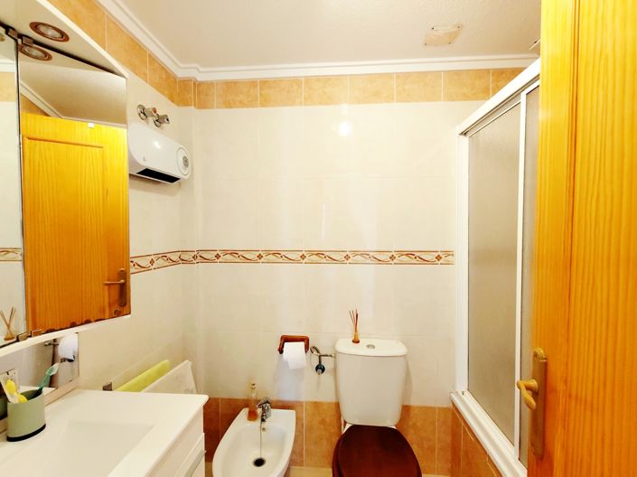 Image No.20-4 Bed Townhouse for sale
