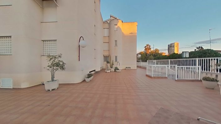 Image No.25-2 Bed Apartment for sale