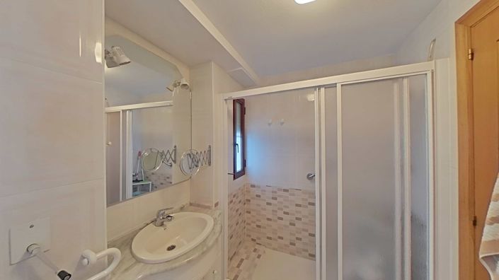 Image No.30-2 Bed Apartment for sale