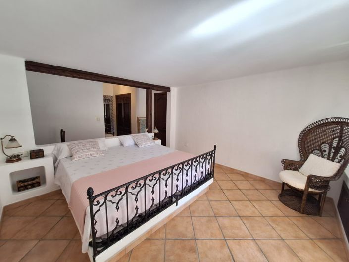 Image No.50-2 Bed Apartment for sale