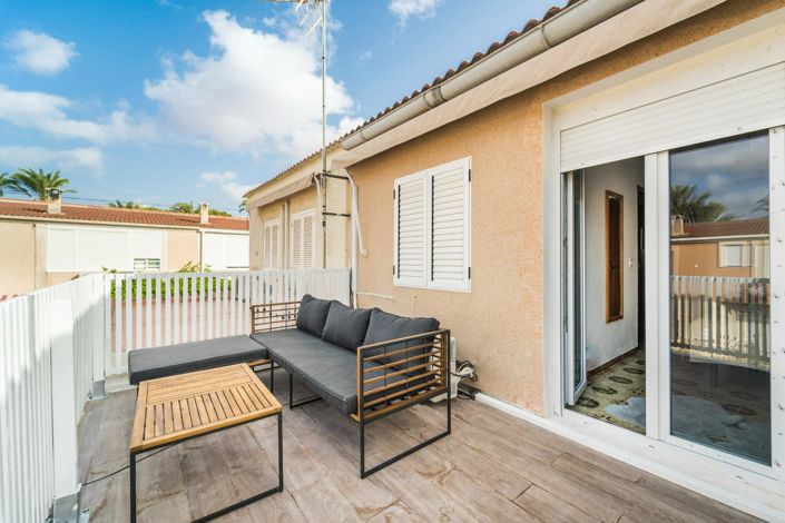 Image No.42-4 Bed Duplex for sale