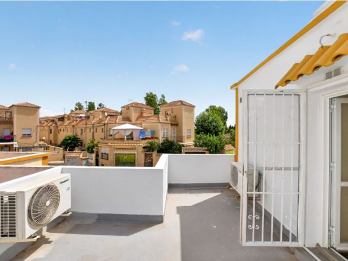Image No.22-3 Bed Townhouse for sale