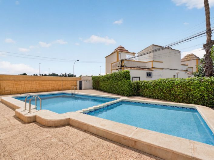 Image No.27-3 Bed Townhouse for sale