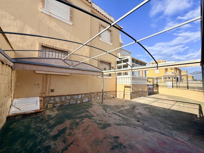 Image No.18-3 Bed Townhouse for sale