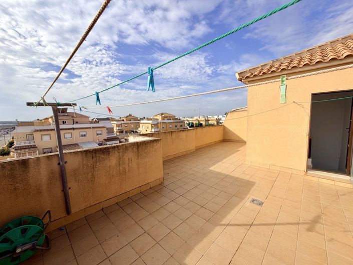 Image No.8-3 Bed Townhouse for sale