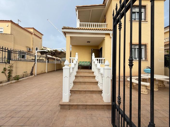 Image No.5-4 Bed Villa for sale