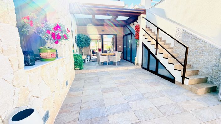 Image No.18-3 Bed Townhouse for sale