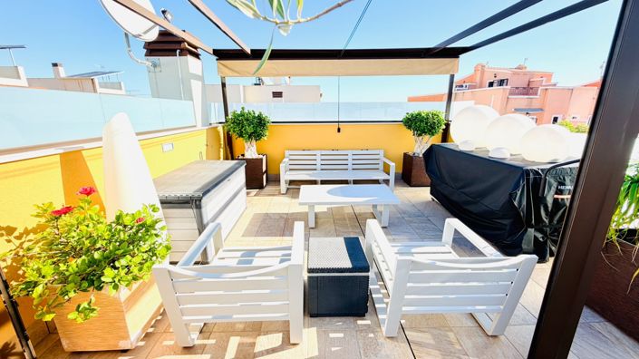 Image No.22-3 Bed Townhouse for sale
