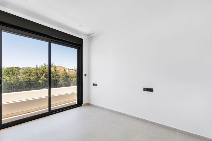 Image No.18-4 Bed Villa for sale