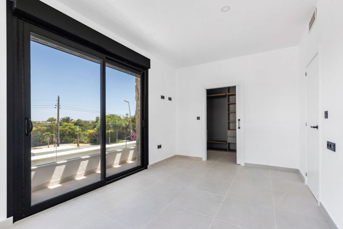 Image No.21-4 Bed Villa for sale