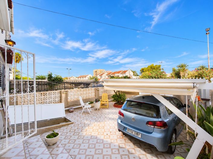 Image No.9-5 Bed Townhouse for sale
