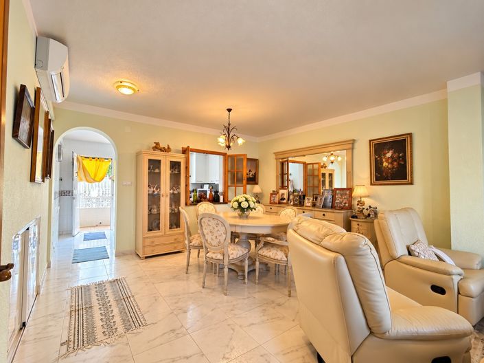 Image No.16-5 Bed Townhouse for sale