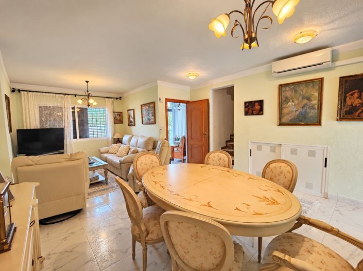Image No.25-5 Bed Townhouse for sale