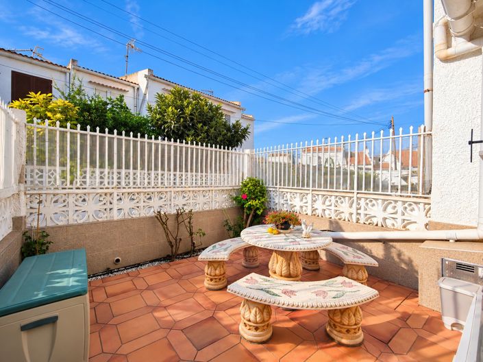 Image No.31-5 Bed Townhouse for sale