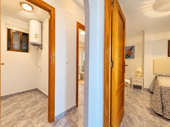 Image No.48-5 Bed Townhouse for sale